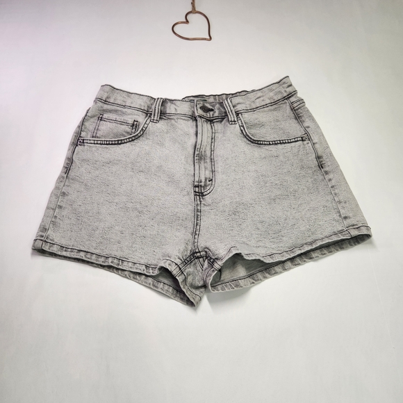 wild fable Pants - ⭐️Wild Fable Acid Wash Mom Jean Shorts – High Rise | Size 12